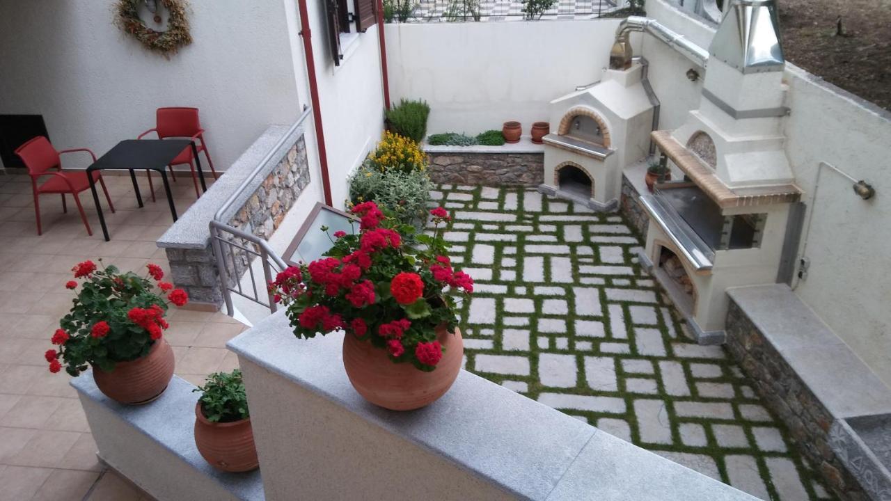 Dianthos Guesthouse Kiriákion Buitenkant foto